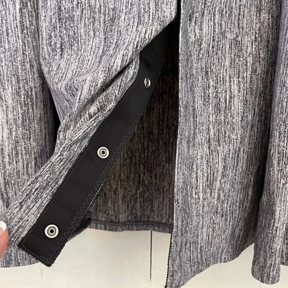Lululemon Grey‎ Heathered Snap Front Scarf Athletic Casual Womens